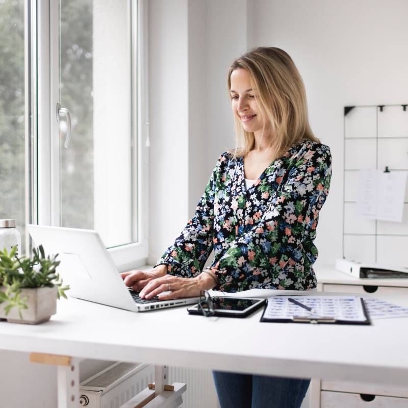 Transform Your Workspace - The Top Benefits of Standing Desks